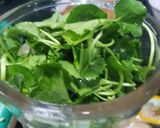 Hình bước làm 1 của món Rau má đậu xanh sữa đặc