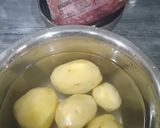 Foto langkah ke 1 dari resep Semur Kentang Daging Cincang.