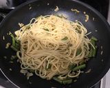 Foto del paso 3 de la receta Espagueti sencillo (berberechos y judías)