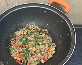 Foto langkah ke 6 dari resep Spicy Thai Chicken Basil✨.