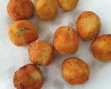 A picture of step 6 of Refreshing Potato and Mint Croquettes.
