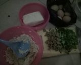 Foto langkah ke 3 dari resep Martabak telur bakso sambal goreng.