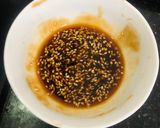 Hình bước làm 3 của món Ức gà cuộn rong biển