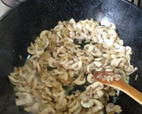 Foto del paso 2 de la receta: Risotto con ajo negro (de las Pedroñeras)