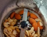 A picture of step 3 of Makhana Kheer.