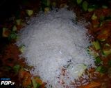 صورة لخطوة 3 من وصفة ارز محمر في الفرن