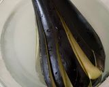 A picture of step 2 of Fried aubergine.