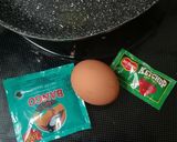 Foto langkah ke 1 dari resep Telur Orak Arik Kecap Praktis.