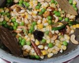 शाही व्हेज पुलाव (shahi veg pulav recipe in marathi) रेसिपी स्टेप 2 फोटो 