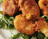 Foto del paso 8 de la receta: Buñuelos de Merluza, Langostinos y Calçot
