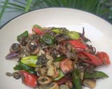 Foto langkah ke 4 dari resep Oseng Cumi Asin Pete.