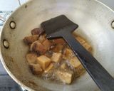 A picture of step 2 of Yum prawn curry.