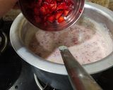 A picture of step 3 of Strawberry Ice cream.