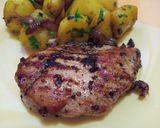 A picture of step 3 of Pan grilled chicken with garlic potatoes.