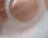 Foto del paso 2 de la receta: Licuado de banana frutilla y leche
