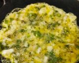 अंडा आलू ओमलेट (Egg Aloo Omelet Recipe In Hindi) रेसिपी चरण 5 फोटो