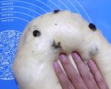 Foto langkah ke 3 dari resep Roti Kismis / Raisin Buns.