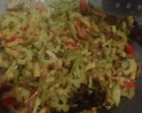Foto langkah ke 4 dari resep Tumis pare teri dan tempe.