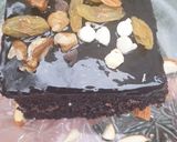 A picture of step 7 of Nutty chocolate glazed brownies.
