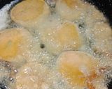 A picture of step 6 of Baingan Ke pakoray.
