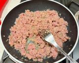 Foto del passaggio 6 della ricetta Ravioli mela castagne e formaggio al ragù di salsiccia