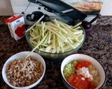 Foto del paso 1 de la receta: "Tallarines" de zucchini, con "pomarola" de seitán. ✨️♻️