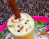 वनीला मिल्क शेक (vanilla milkshake recipe in Hindi) रेसिपी चरण 4 फोटो