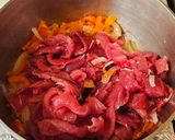 A picture of step 3 of Beef with Mushrooms and Bell Pepper.