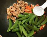 甜豆夾炒蝦仁的食譜步驟4照片