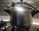 Foto del paso 1 de la receta: Alcachofas en salsa bechamel