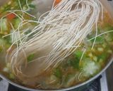 Foto langkah ke 5 dari resep Sop Misoa Oyong.