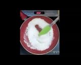 A picture of step 2 of Sweet coconut filled with glass pudding.
