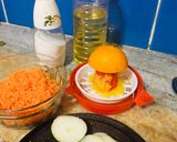 Foto del paso 1 de la receta: Ensalada de zanahoria rallada c/ cebolla y jugo naranja