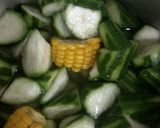 Foto langkah ke 4 dari resep Sayur Bening Oyong Jagung.