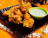 उडीद डाळ, बटाटे, गाजर पकोडे (Urid Dal Batata Gajar Pakode Recipe In Marathi) रेसिपी स्टेप 8 फोटो 