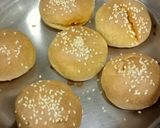 A picture of step 7 of Stuffed Chicken Bun.