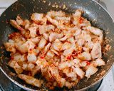 Hình bước làm 2 của món Thịt kho mắm ruốc