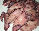 Foto langkah ke 1 dari resep Cumi bumbu hitam cabai hijau.