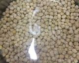 A picture of step 1 of Punjabi Chole.