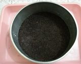 Foto langkah ke 4 dari resep Unbaked Oreo Cheesecake.