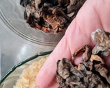 Foto del paso 1 de la receta: Arroz parbolizado (vaporizado) especiado y con hongos de pino 🍄🌲 Plato de arroz vegano y completo