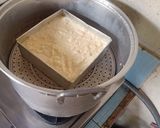 Foto langkah ke 4 dari resep Bolu singkong kukus.