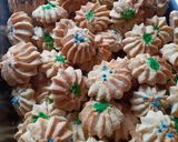 A picture of step 7 of Spritz butter cookies.