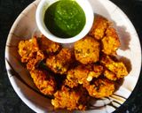 चना दाल भजिया और धनिया लहसुन की चटनी (chana dal bhajiya aur lehsun ki chutney recipe in Hindi) रेसिपी चरण 4 फोटो