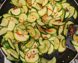 A picture of step 6 of Chilli courgette penne.