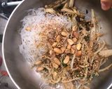 Hình bước làm 3 của món Bún nưa trộn rau đậu phộng