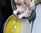 Foto del paso 1 de la receta: Jamoncitos de pollo con salsa de cebolla