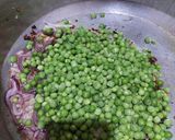 A picture of step 1 of Peas rice.