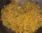 Foto langkah ke 9 dari resep Nasgor Potre Koneng (Khas Madura).