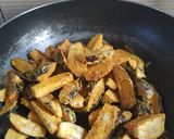 मसाला आलू बैंगन (Masala aloo baingan recipe in hindi) रेसिपी चरण 2 फोटो